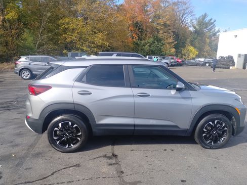 Used 2023 Chevrolet TrailBlazer LT w/ Convenience Package image 2