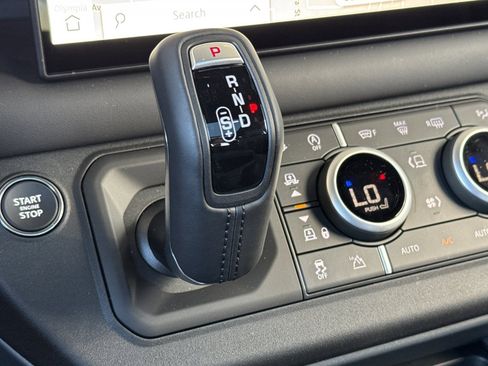 New 2025 Land Rover Defender 110 X-Dynamic SE image 21