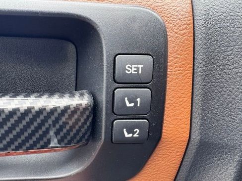 Used 2018 Toyota Sequoia Platinum image 25