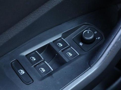Used 2025 Volkswagen Jetta Sport FWD image 17