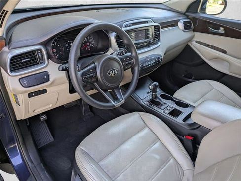 Used 2018 Kia Sorento FWD V6 image 14