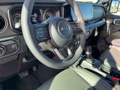 New 2026 Jeep Gladiator Mojave w/ Technology Group AWD/4WD image 14