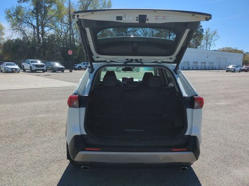 Used 2022 Toyota RAV4 Limited AWD/4WD image 25