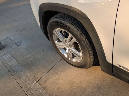 Used 2020 GMC Terrain SLE w/ Driver Convenience Package image 10