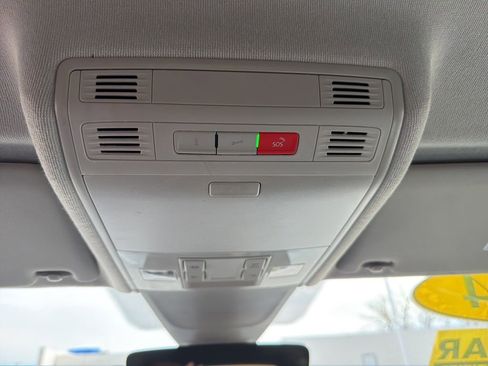 Used 2024 Volkswagen Tiguan SE FWD image 30