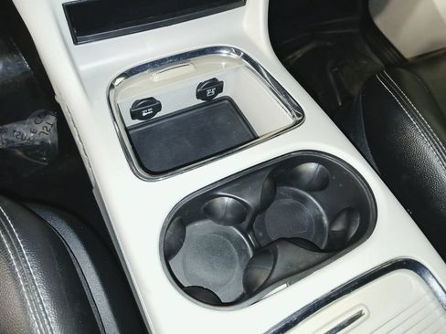 Used 2019 Dodge Grand Caravan SXT FWD image 19