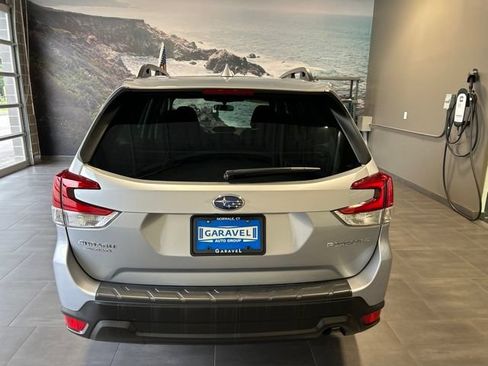 Used 2023 Subaru Forester Premium AWD/4WD image 25
