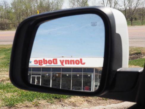 Used 2016 Jeep Grand Cherokee Laredo image 7