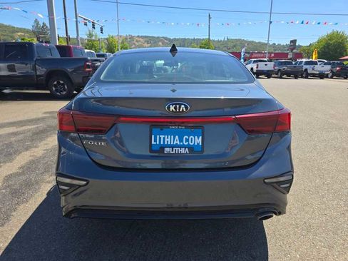 Used 2019 Kia Forte LXS FWD image 4