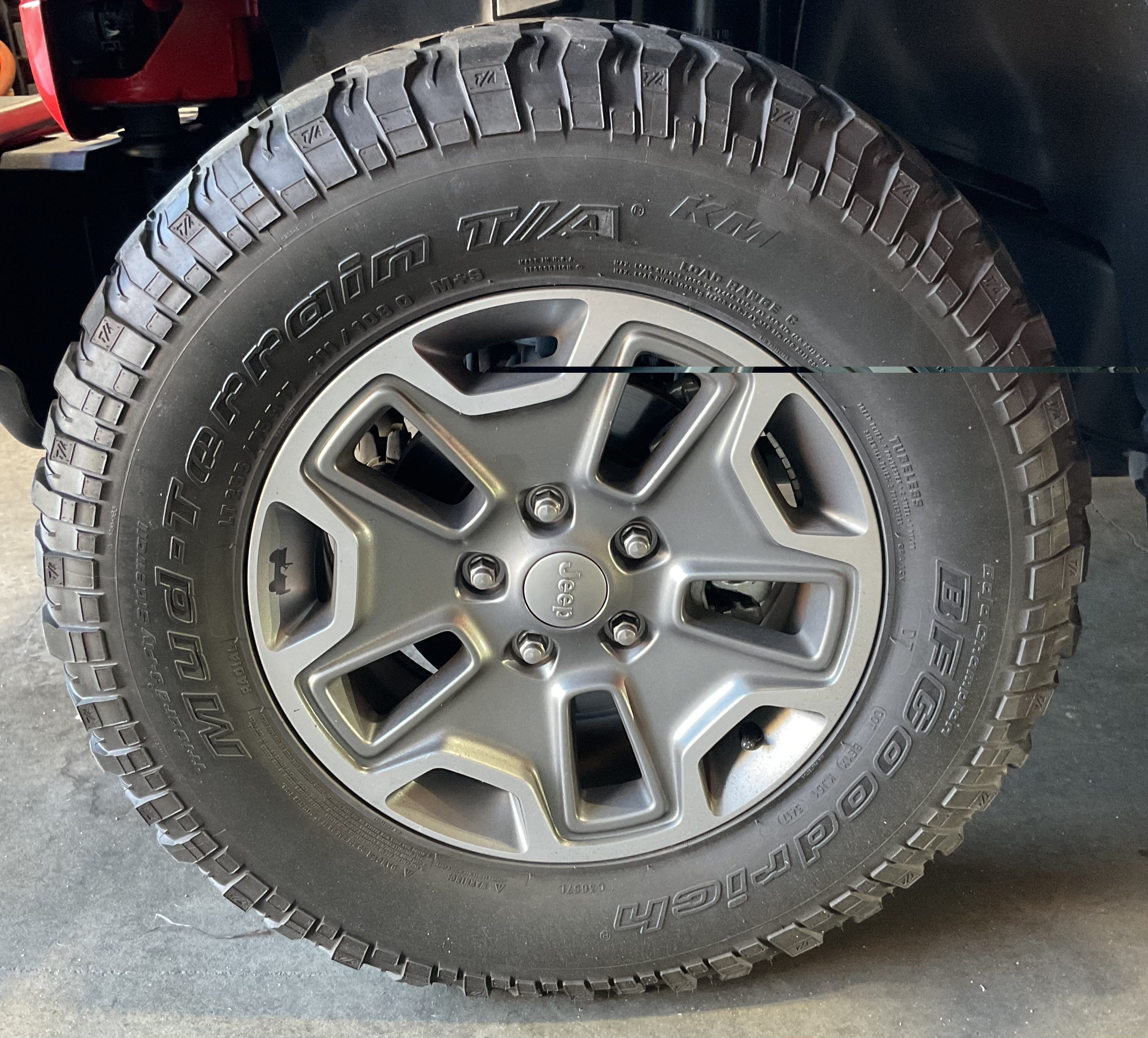 Used 2018 Jeep Wrangler Unlimited Rubicon w/ Cold Weather Group AWD/4WD image 12