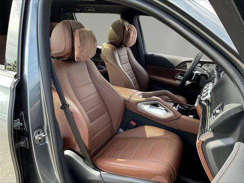 Certified 2025 Mercedes-Benz GLS 580 4MATIC image 32