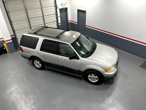 Used 2003 Ford Expedition XLT image 17