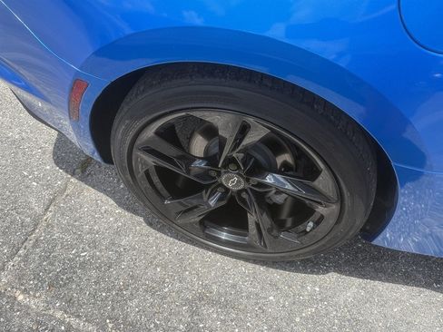 Used 2021 Chevrolet Camaro LT w/ Technology Package RWD image 6
