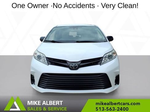 Used 2020 Toyota Sienna L FWD image 2
