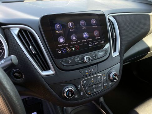 Used 2022 Chevrolet Malibu LT image 14