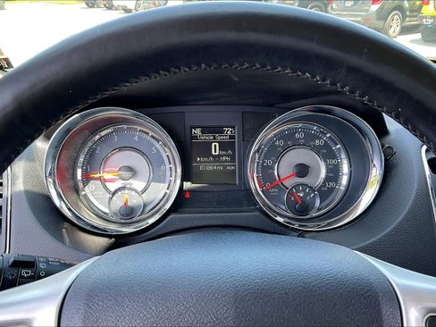 Used 2016 Chrysler Town & Country Touring-L w/ Driver Convenience Group FWD image 21