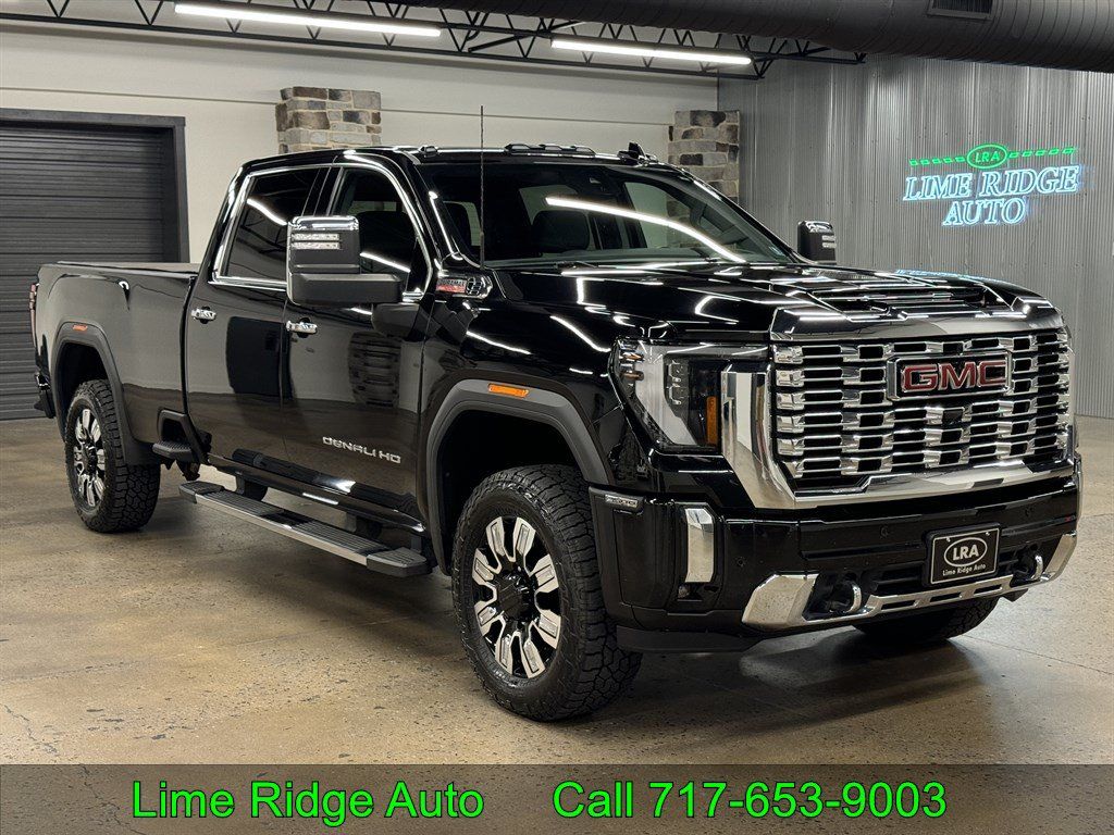 Used 2024 GMC Sierra 2500 Denali w/ Denali Reserve Package AWD/4WD image 1