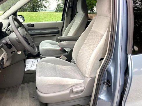 Used 2004 Ford Freestar SE image 16
