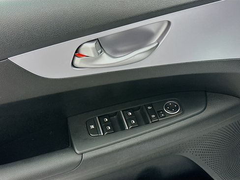 Used 2024 Kia Forte LXS image 15