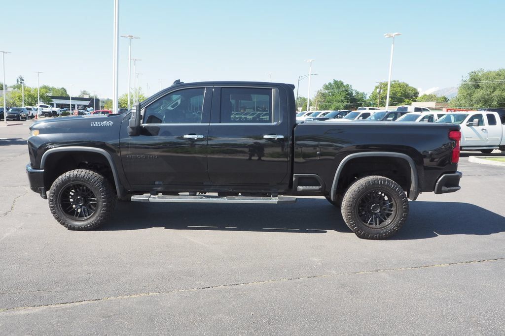 Used 2020 Chevrolet Silverado 2500 High Country AWD/4WD image 3