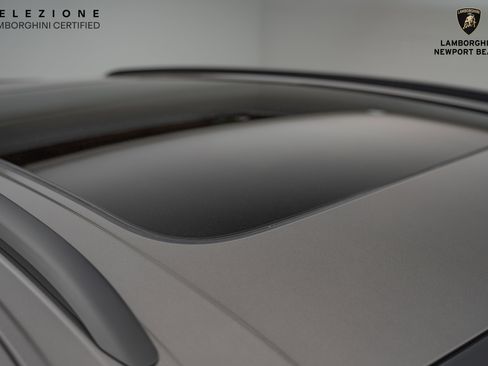 Used 2022 Lamborghini Urus image 5