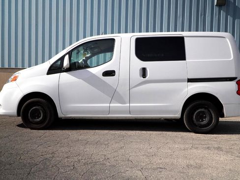 Used 2020 Nissan NV200 SV w/ Sliding Glass Door Package image 12