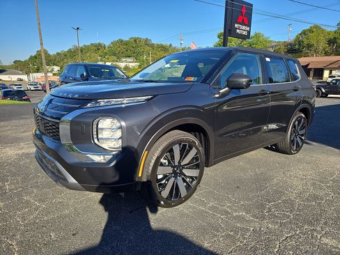 New 2025 Mitsubishi Outlander SE image 9