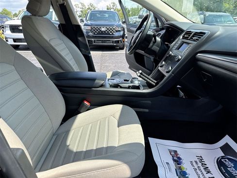 Used 2019 Ford Fusion S image 21