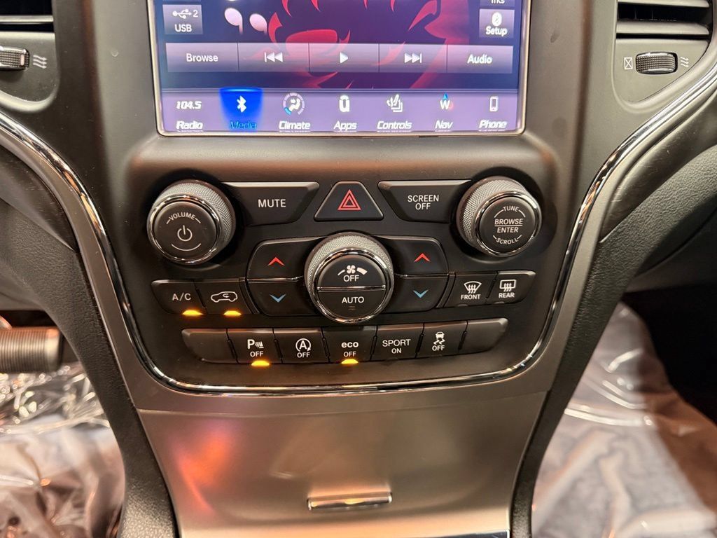 Used 2018 Jeep Grand Cherokee Altitude AWD/4WD image 18