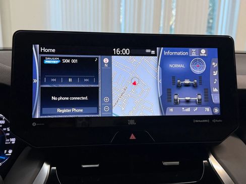 Used 2022 Toyota Venza XLE image 31