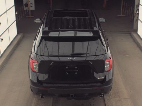 Used 2024 Ford Explorer ST-Line w/ Class IV Trailer Tow Package image 10