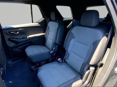 Used 2023 Chevrolet Traverse LT AWD/4WD image 16