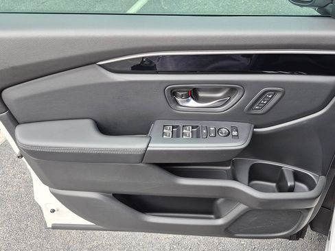 Used 2025 Honda Pilot EX-L image 21