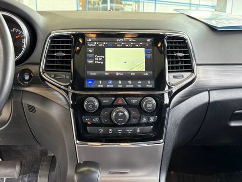 Used 2019 Jeep Grand Cherokee Altitude RWD image 18