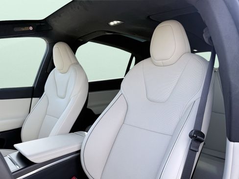 Used 2025 Tesla Model X Plaid image 36