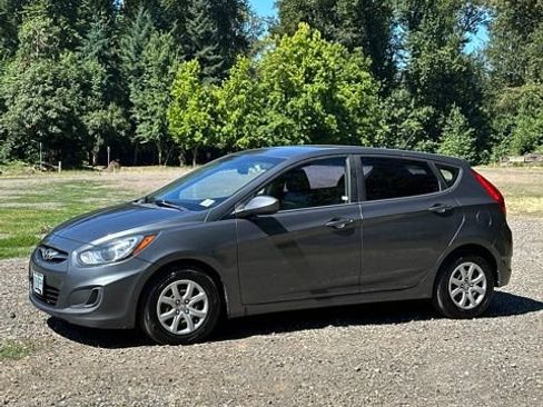 Used 2012 Hyundai Accent GS FWD image 5