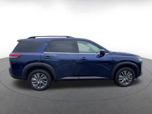 Used 2025 Nissan Pathfinder SV FWD image 16