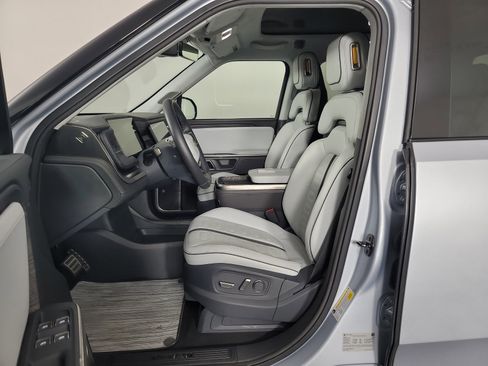 Used 2023 Rivian R1T Adventure image 20