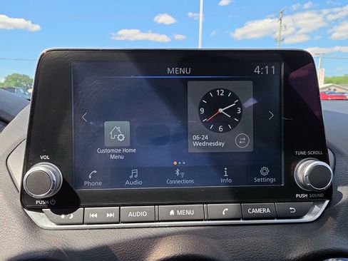 Used 2025 Nissan Sentra SR FWD image 25