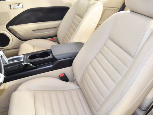 Used 2006 Ford Mustang GT RWD image 41