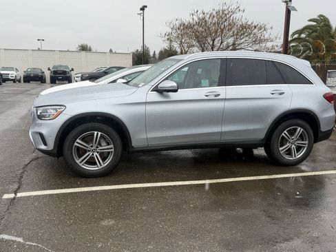 Used 2022 Mercedes-Benz GLC 300 image 2