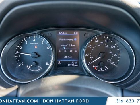 Used 2018 Nissan Rogue SV image 7