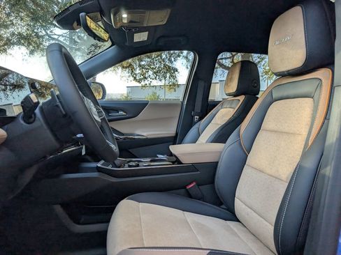 New 2026 Chevrolet Equinox ACTIV w/ Convenience Package III FWD image 14