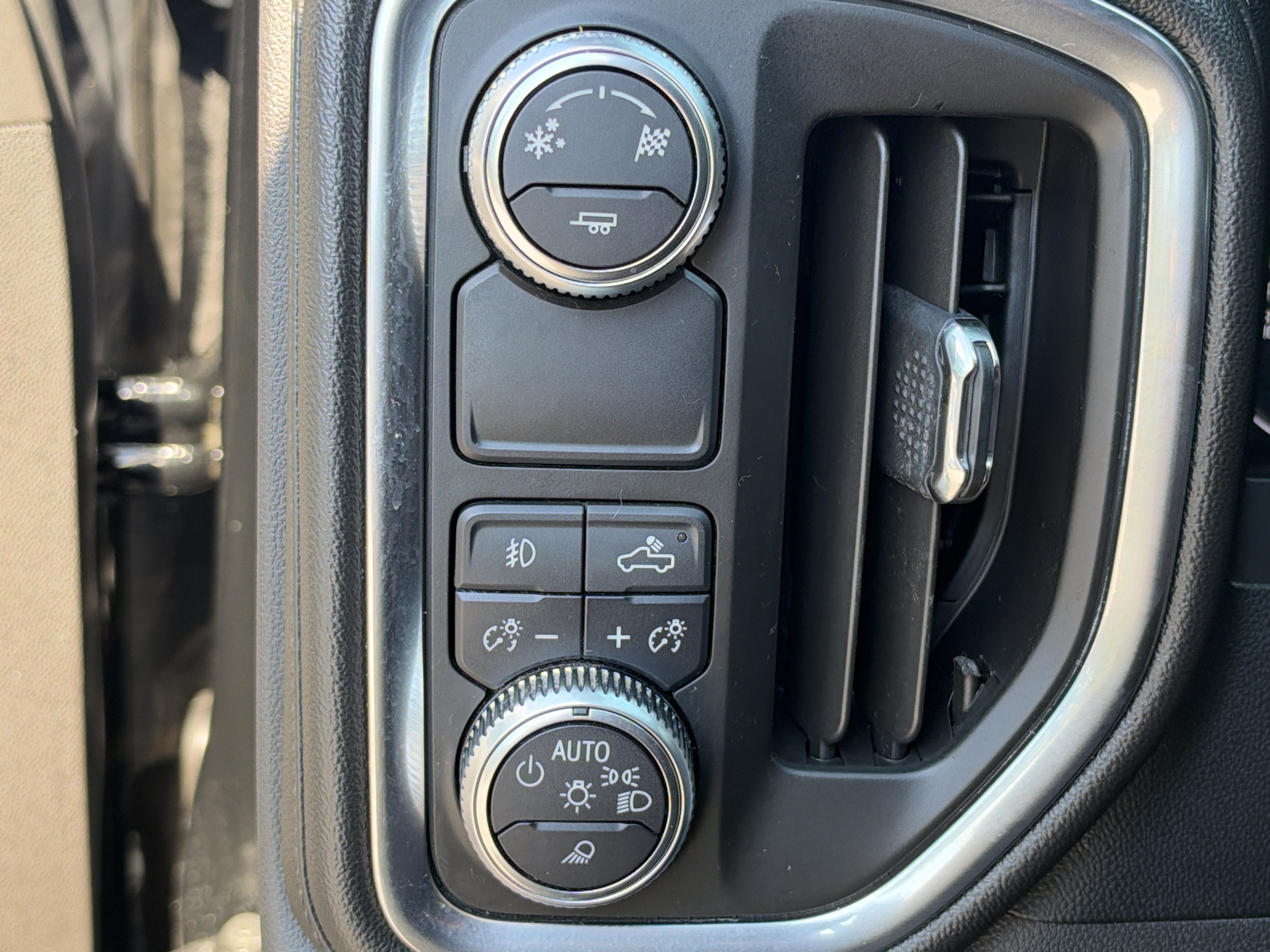 Used 2019 GMC Sierra 1500 SLT w/ SLT Premium Plus Package RWD image 38