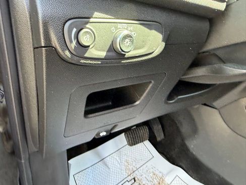 Used 2024 Chevrolet TrailBlazer LT FWD image 16