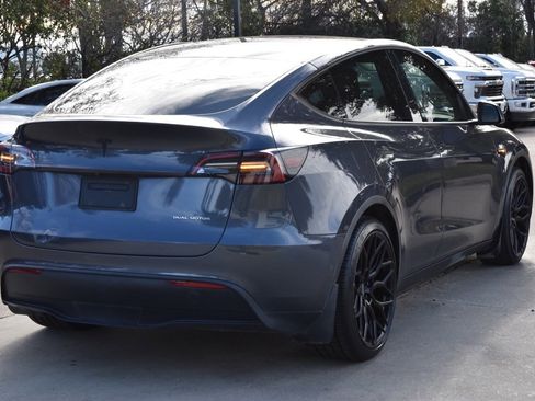 Used 2021 Tesla Model Y Long Range image 8