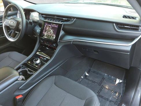 Used 2023 Jeep Grand Cherokee Laredo RWD image 21