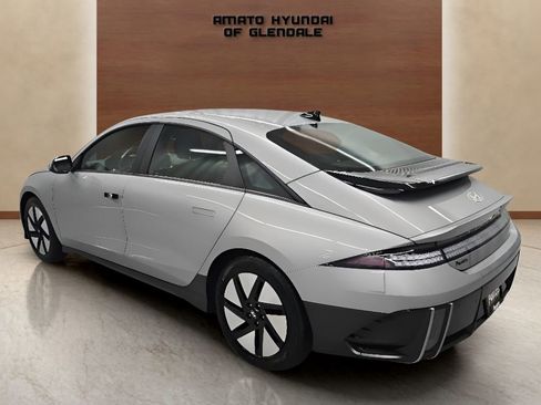 Used 2024 Hyundai Ioniq 6 SE RWD image 4