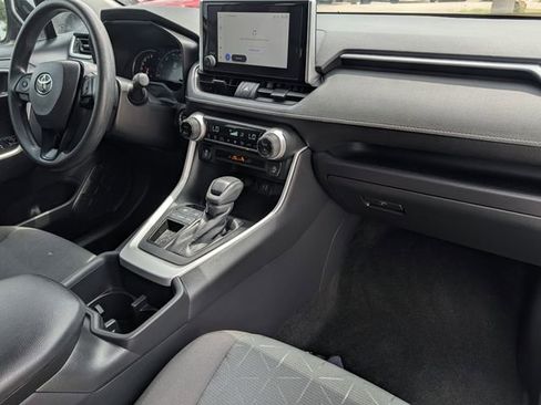 Used 2025 Toyota RAV4 XLE w/ Convenience Package FWD image 33