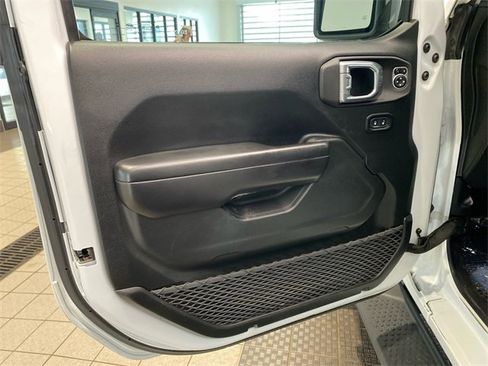 Used 2021 Jeep Wrangler Sport S image 10